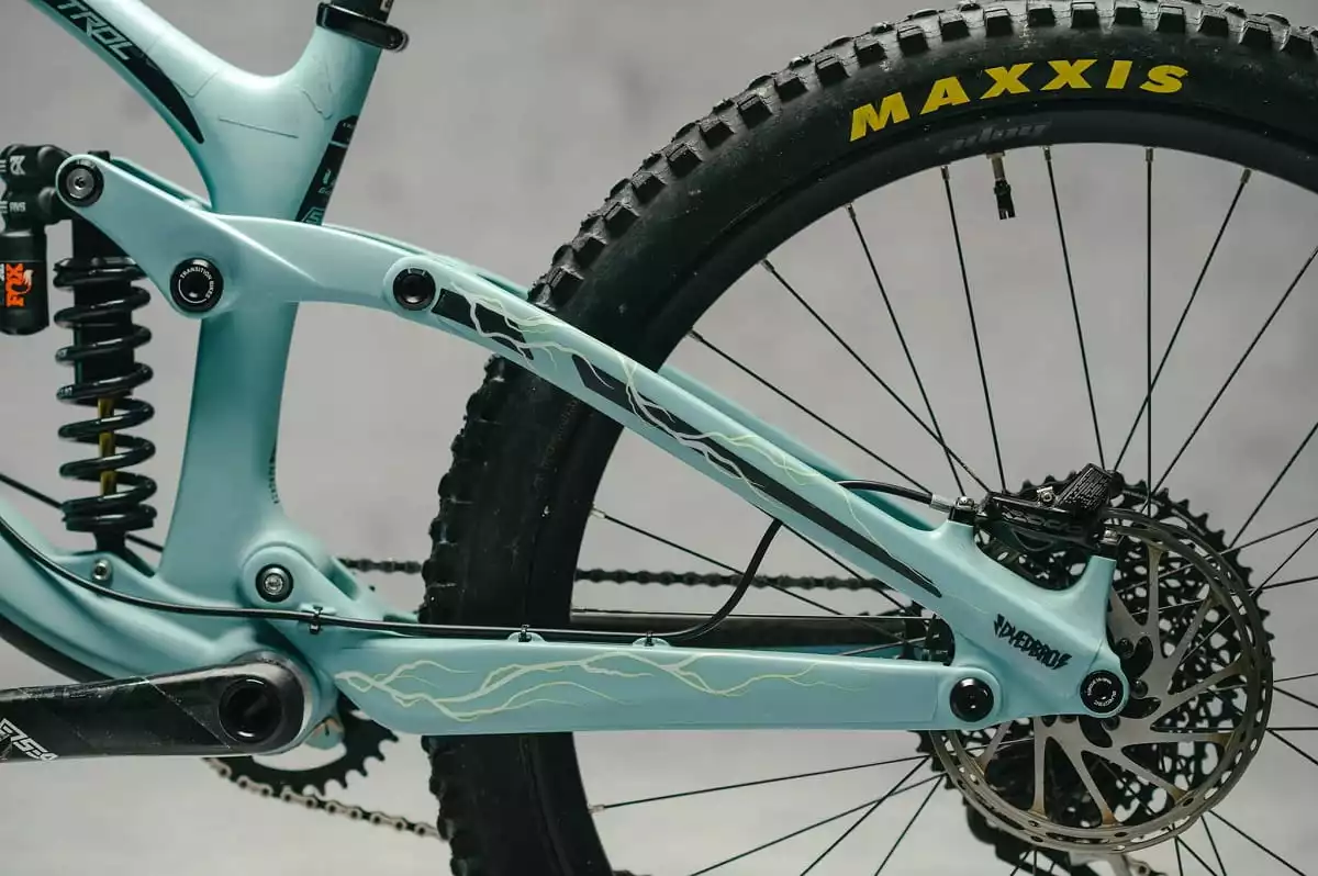 Dyedbro Kit Di Protezione Del Telaio - Fulmine - Giallo Opaco 5 Dyedbro Kit Di Protezione Del Telaio - Fulmine - Giallo Opaco - immagine 3