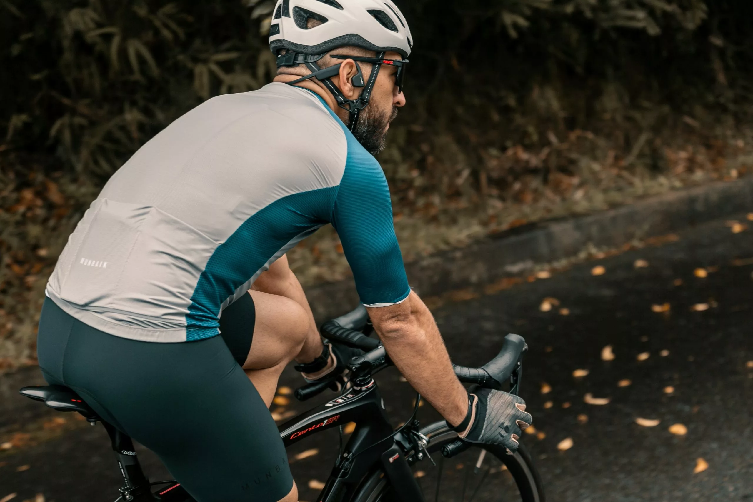 Vendite Bici da città elettriche -Vendite Bici da città elettriche pexels munbaik cycling clothing 6929302 2 scaled